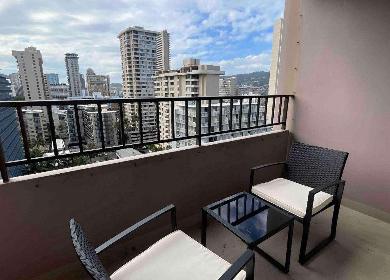 1414- Heart Of Waikiki With Kitchen - Free Parking - View Casa de Férias *