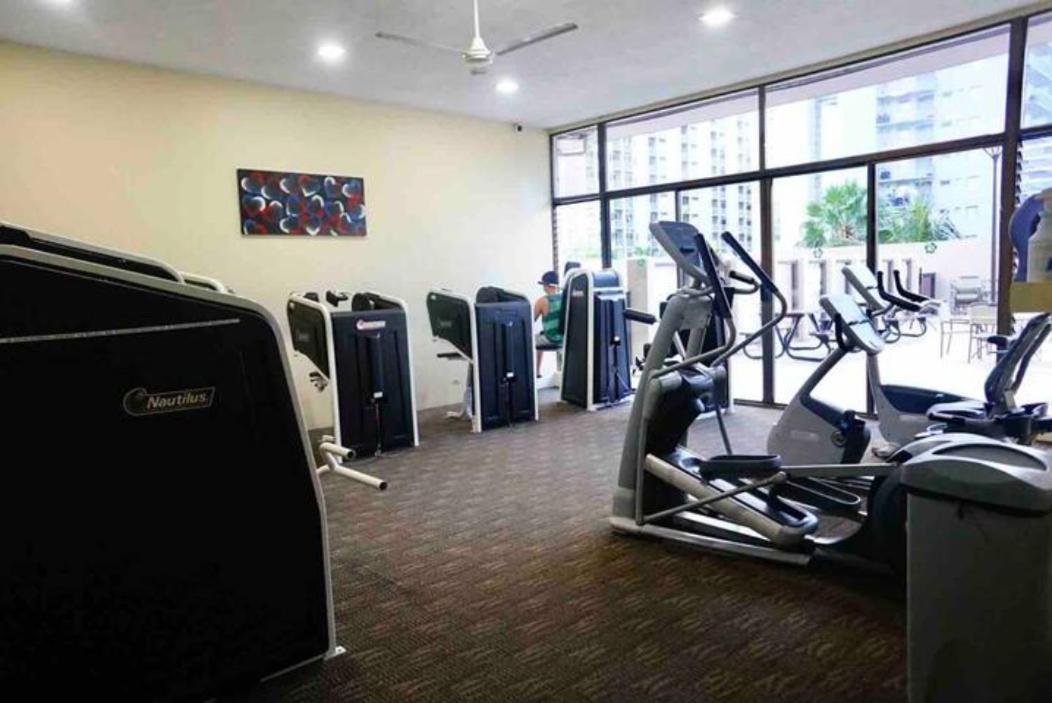 Сasa de vacaciones 1414- Heart Of Waikiki With Kitchen - Free Parking - View *