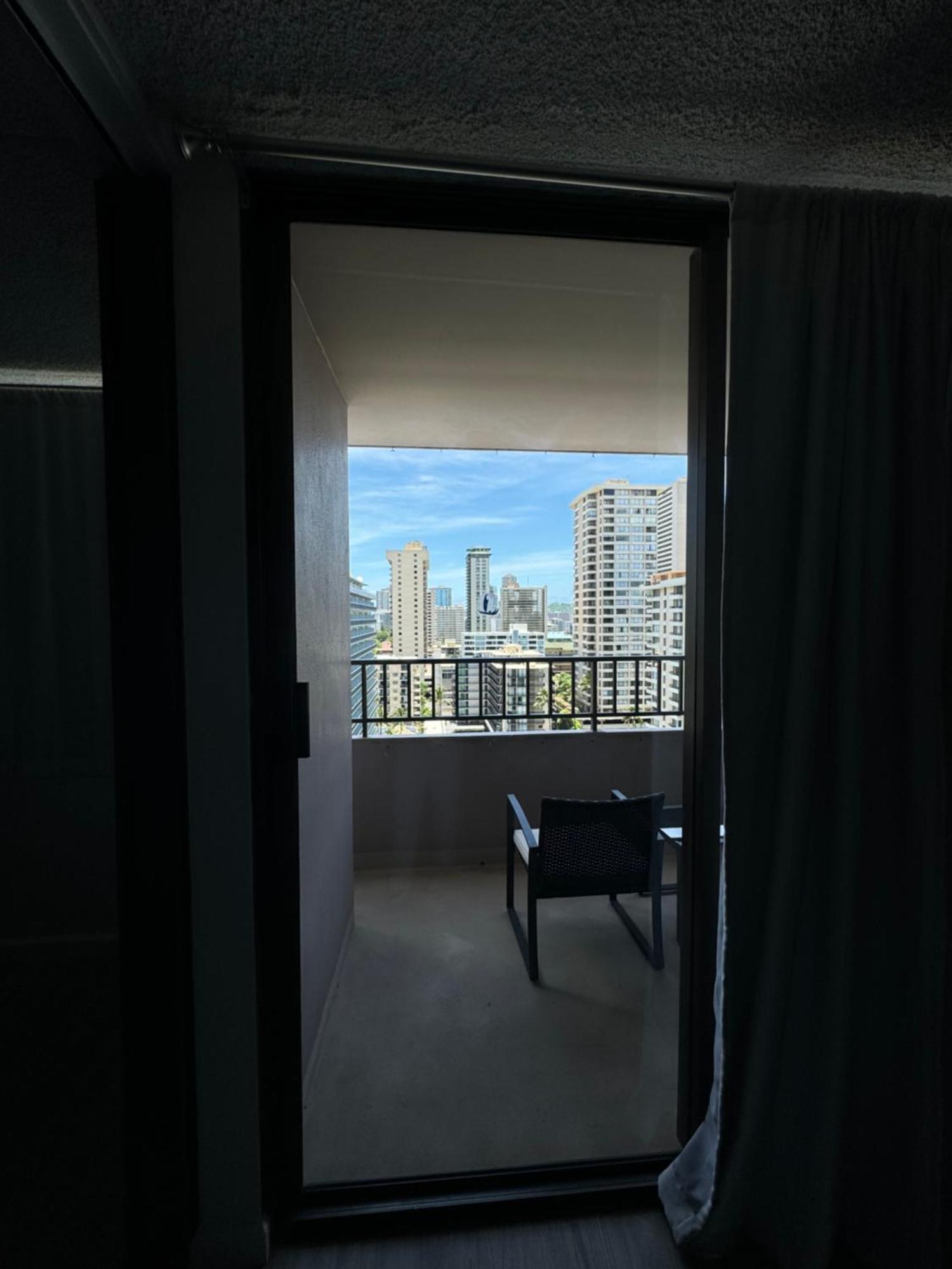 1414- Heart Of Waikiki With Kitchen - Free Parking - View Casa de Férias