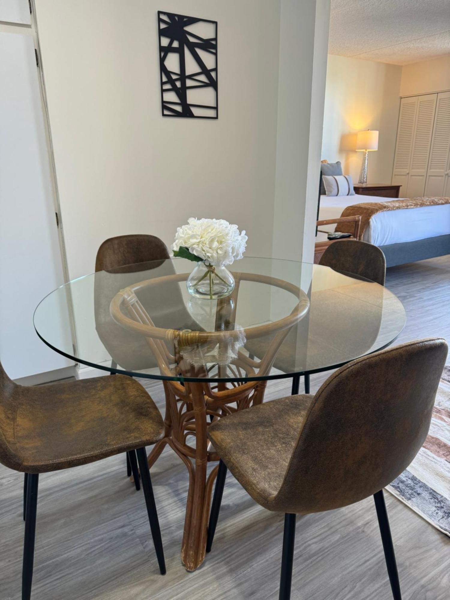 1414- Heart Of Waikiki With Kitchen - Free Parking - View Casa de Férias *
