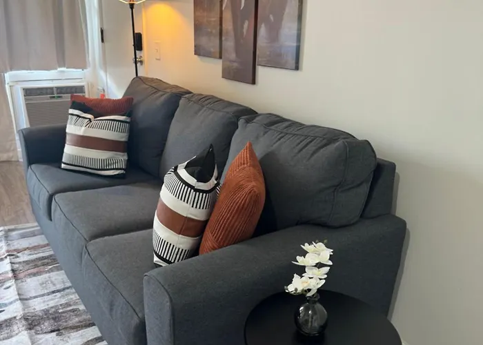1414- Heart Of Waikiki With Kitchen - Free Parking - City View